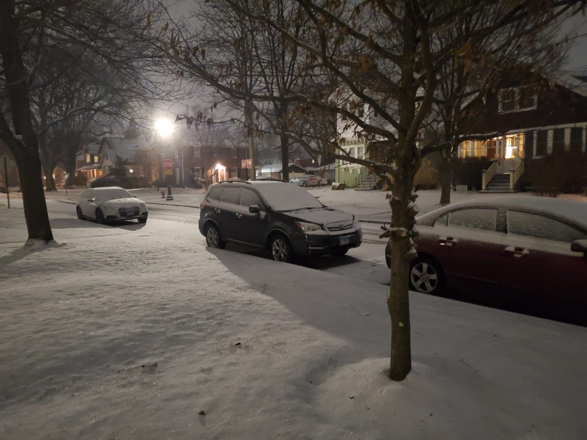 _deftoner_'s tweet image. Happy to be part of @netikus, and just when I think I can&apos;t be more happy, started snowing. #awesomeweek