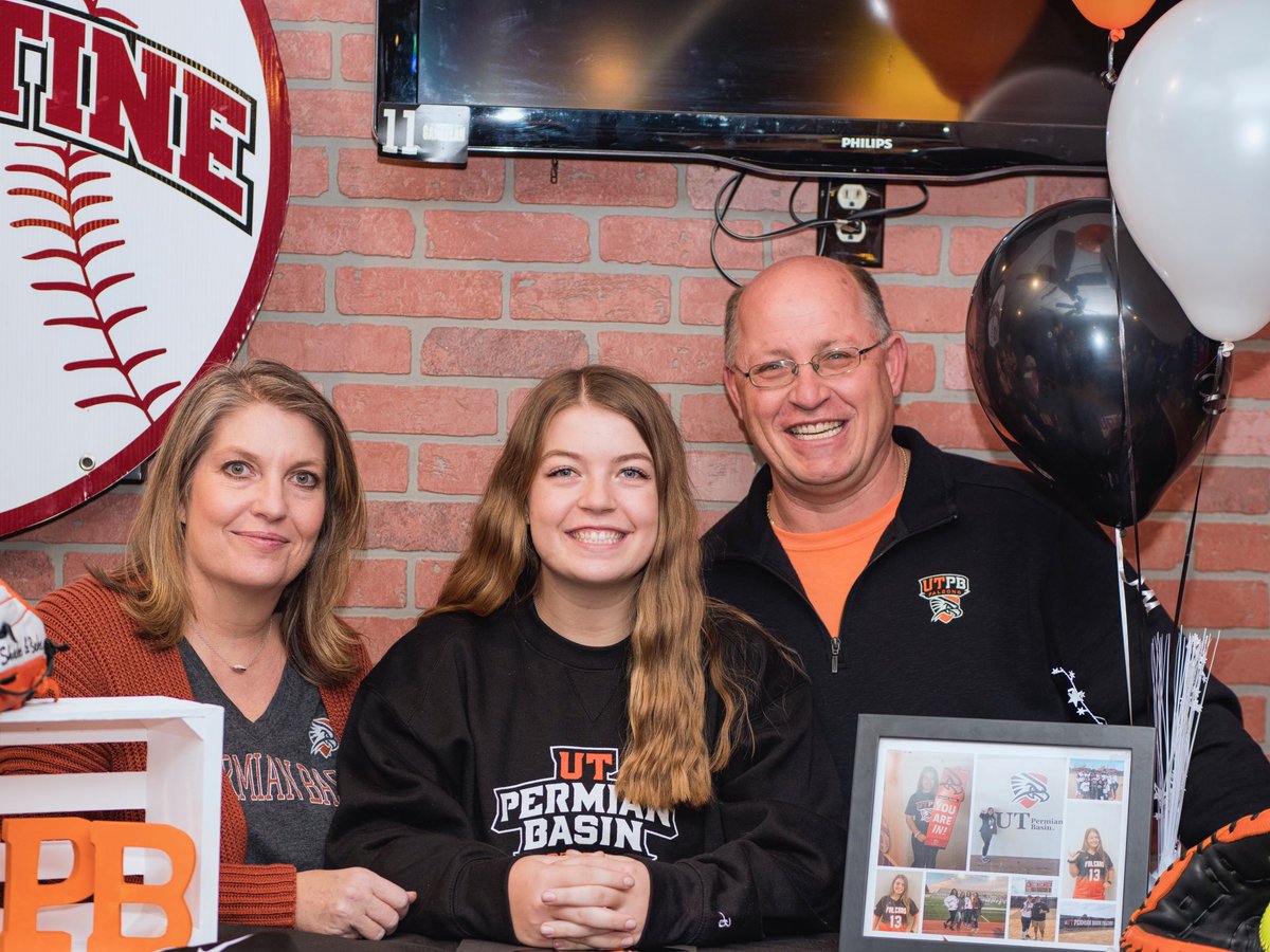 LewisvilleHS's tweet photo. Congratulations to LHS Softball Player Allie Barentine for signing to play with UT Permian Basin today!  Her achievements include Academic All-District and Honorable Mention All-District. Thank you to Allie and her parents for your many years of supporting the Fighting Farmers! https://t.co/sow7Vjext0