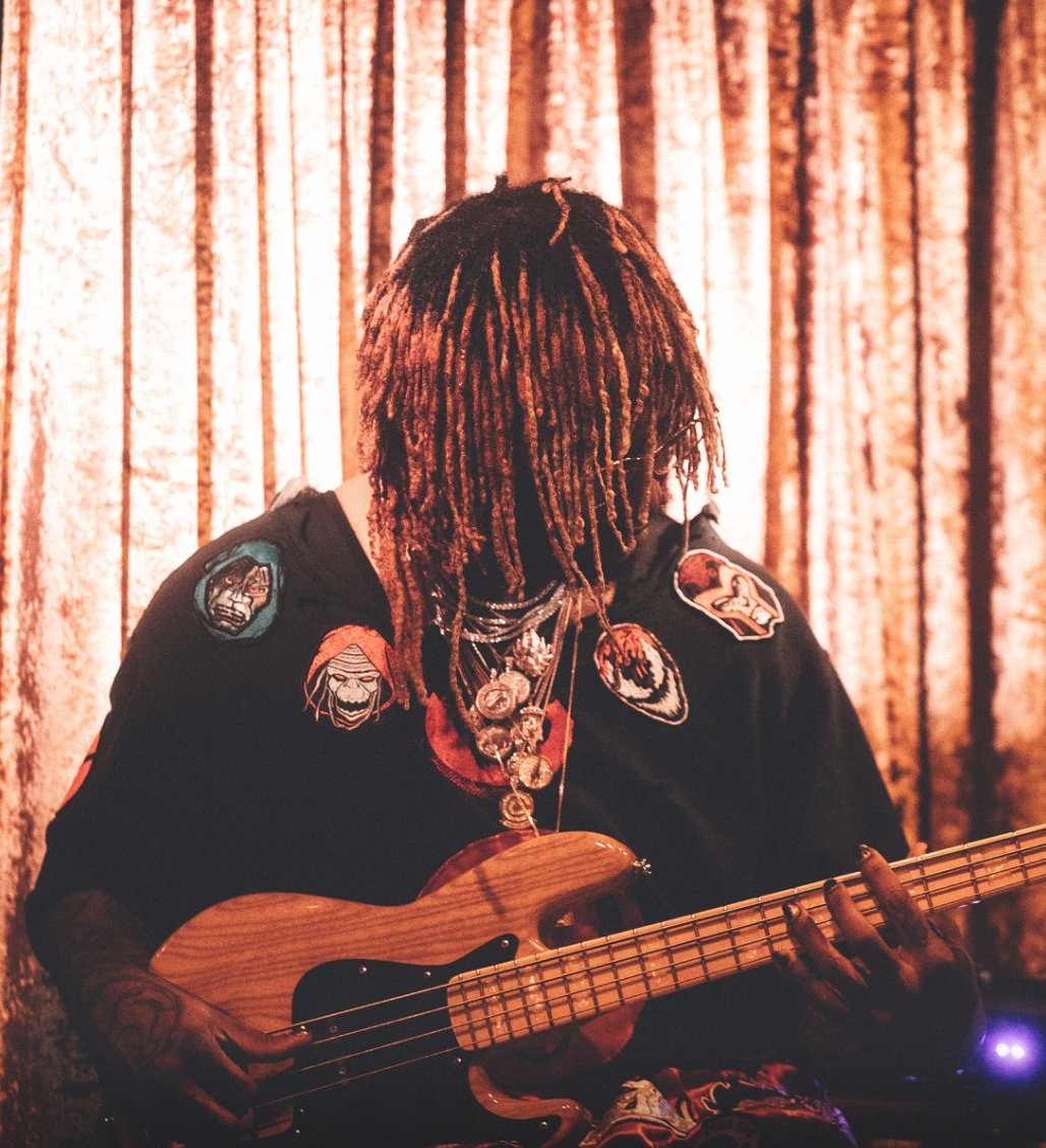 / <a href="/Thundercat/">ashy daddy</a> onstage at Ronald Bruner Jr's End of the Year Party at <a href="/TheVirgil/">The Virgil</a> /