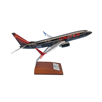 koroatwork's tweet photo. 限定盤の飛行機モデル買ってきた！
ユナイテッドとスターウォーズコラボの国内線のペイントの模型。
この飛行機、見てみたい！

#ユナイテッド航空 #スターウォーズ #限定 #特別塗装 #united #模型 https://t.co/uKhRcUsXxl