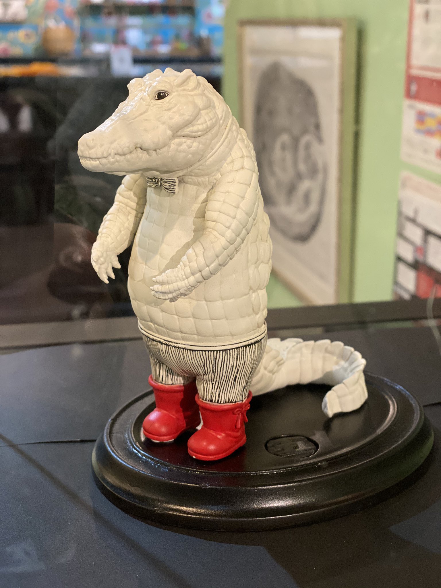 Amazon.co.jp: 五放舎ヒグチユウコ ワニ くん フィギュア白