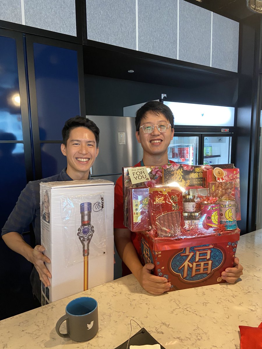 .<a href="/SGTweeps/">Tweeps @ SG</a> the happiest I have ever seen them! Congratulations and 发大财 <a href="/joashwong/">J</a> <a href="/chua_mh/">Nicholas Chua</a> #FattChoyLunch Happy #CNY