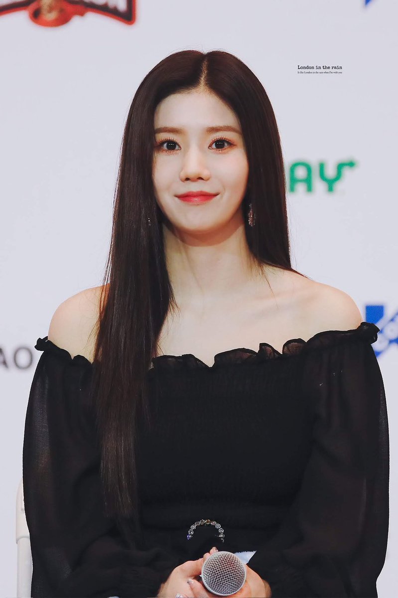 ➳ 14) the classic KCON NY off-shoulder,, loml