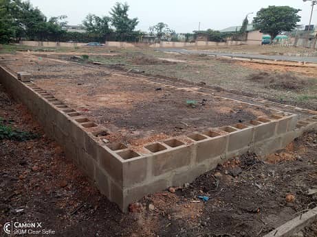 This project was first captured in the 2017, 2018 and 2019 budget for N9m, N9m and N5m respectively, for the completion of lock up shops at Abadina community UI. Despite the percentage released for the project, the project remains ABANDONED. #GetInvolved