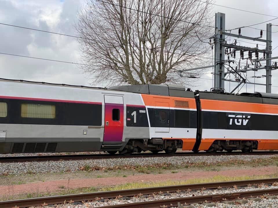 Train Driver Que De Souvenirs J Ai Pris Ce Train Depuis Tout Bebe Et J Ai Voyage Dans Toutes Ces Livrees Une Page De La Grande Vitesse Se Tourne Sncf Tgv T Co 9nobe8i8vs Train Driver Que De Souvenirs J Ai Pris Ce Train Depuis Tout Bebe Et J Ai Voyage Dans Toutes Ces Livrees Une Page De La Grande Vitesse Se Tourne Sncf Tgv T Co 9nobe8i8vs