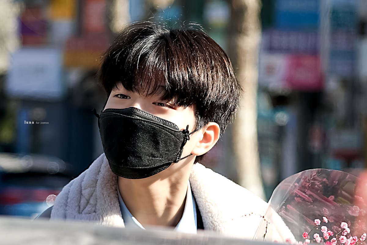 lunax0x's tweet photo. 200206 #틴틴 #이진우 #진우

약간 첫사랑 기억조작남 재질,,☺️ https://t.co/3gR1MEX6OZ