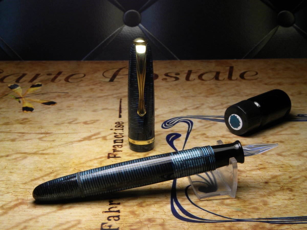 yesteryearsfp's tweet photo. Vintage "#Estense" #FountainPen-Pearl Sky Blue Striated-Glass #Nib-Modena, Italy c.1930s.

https://t.co/RSKxsFuTxk https://t.co/lWLmDEDv9r