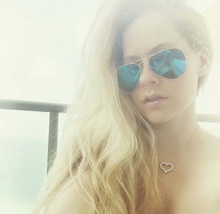 avril_russiaLBS's tweet photo. This is a selfie post again. You are so beautiful, babe, I can’t stop looking at you! 😍 So gentle, calm and a little funny. Where are you, @AvrilLavigne? Be near again! We really need you and your selfies 😰🙏🙏

#WeMissYouAvrilLavigne #JFCAvrilLavigne #BabeBoss https://t.co/dhf7vNyd2f