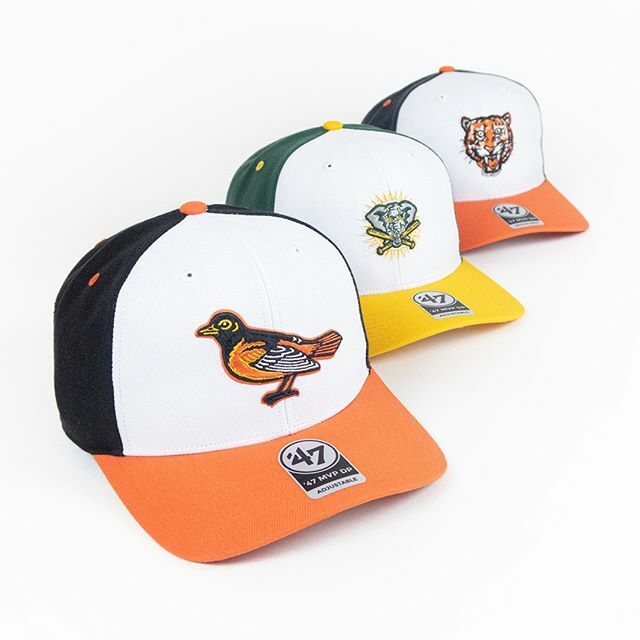 TopperzStore's tweet photo. ⚾️ MVP DP ⚾️
Brandneue 47Brand MVP DP Caps eingetroffen 🤩
Kaufe jetzt dein Cap auf https://t.co/ZC8Rw1sNcV 🛒
#mlb #mlbcaps #capaddict #capcollector #capoftheday #cotd #baseball #snapback #47brand #mvpdp #baltimoreorioles #orioles #birdland #oaklanda… https://t.co/S448UTIDQ6 https://t.co/aPgowTRFQk