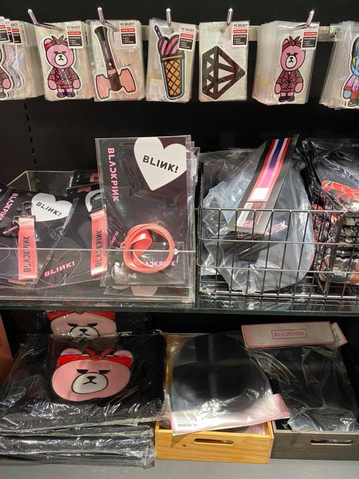 OneSiamOfficial's tweet photo. Loft X BLACKPINK 💛🖤💟
เอาใจชาวบลิ๊งค์หน่อยยย~ ร้าน Loft ได้ขนเอาคอลเลคชั่น BLACKPINK มาไว้ใกล้ๆเรานี่เอง🦋🐻🐿🐱
📍ที่ ร้าน Loft at Siam Discovery, 3 floor
#OneSiam #ExtraordinaryExperiences #AGlobalDestination #Loftthailand #BLACKPINK #BLINK #แบล็คพิ้งค์ #บลิ๊งค์ https://t.co/B8B4pwOBdG