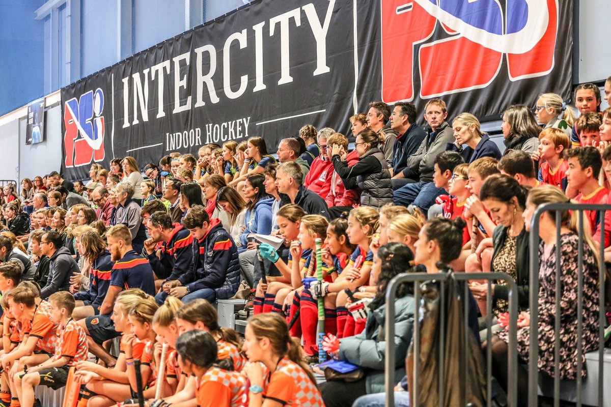 PSiHockey's tweet image. Throwback to our first ever PSi Intercity event in Southampton in 2019. 

We look forward to being back in the UK on 17 &amp;amp; 18 October 2020. 

Let’s keep spreading the spirit of PSi Hockey all over the world! 

#PSiHockey 
#PSiIntercity 
#PSiUK 
#IndoorHockey 
#WeLoveBoards