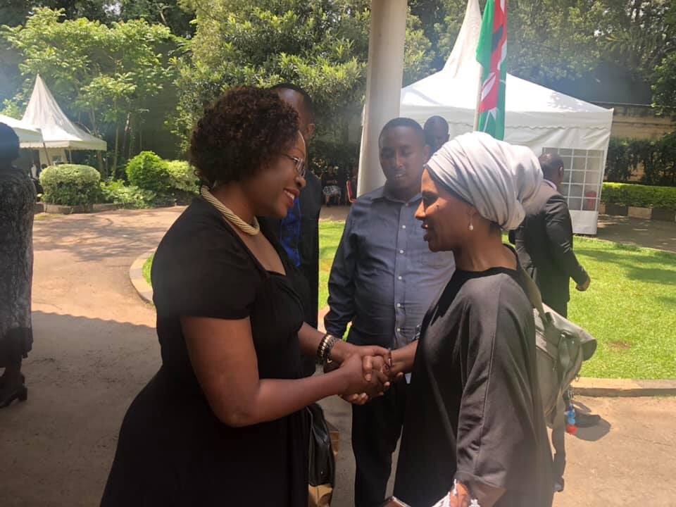 AderaBetty's tweet photo. Earlier today I was honored to join other leaders and fellow Kenyans in celebrating the life of our departed Baba wa Taifa at his Kabarnet Gardens home. Rest well Mzee Moi .. shalom #MsPresidentNairobiCounty @KANUParty_ke @lizkimkung @JakababaOmondi @Nesco_nesco028 @KisumuInsyder https://t.co/B4djWYQer4