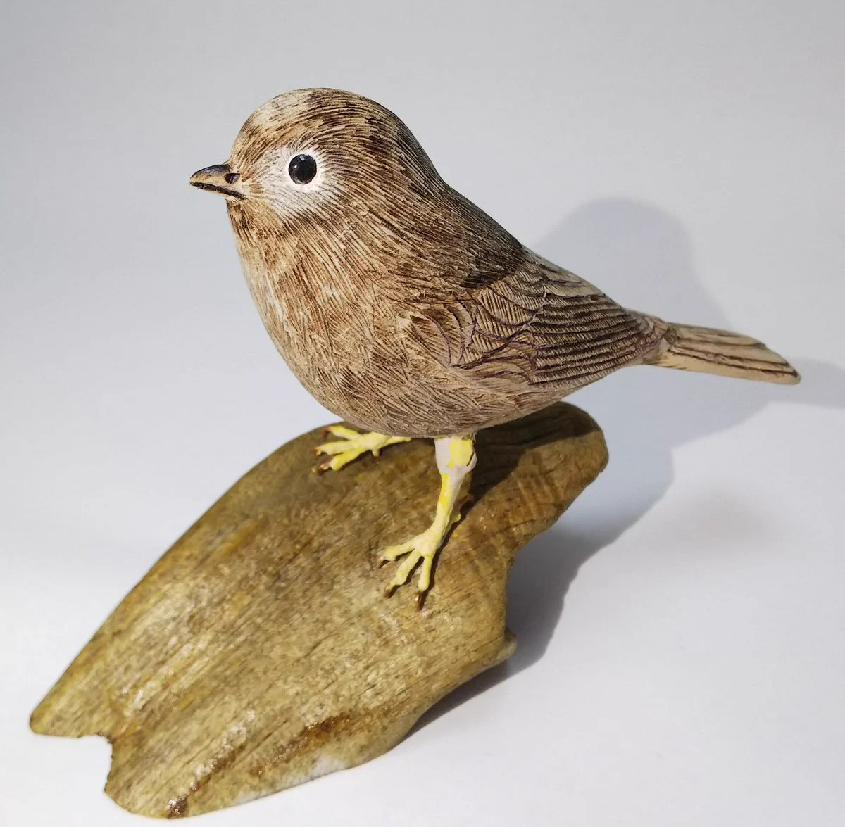 半身麻痺のお父さまが片手で作ったという、木彫りの鳥が凄いから見てみて！