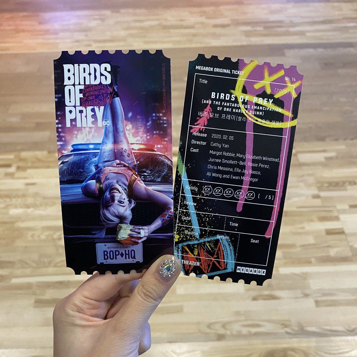 columbvs's tweet image. nobody:

movie tickets in korea: