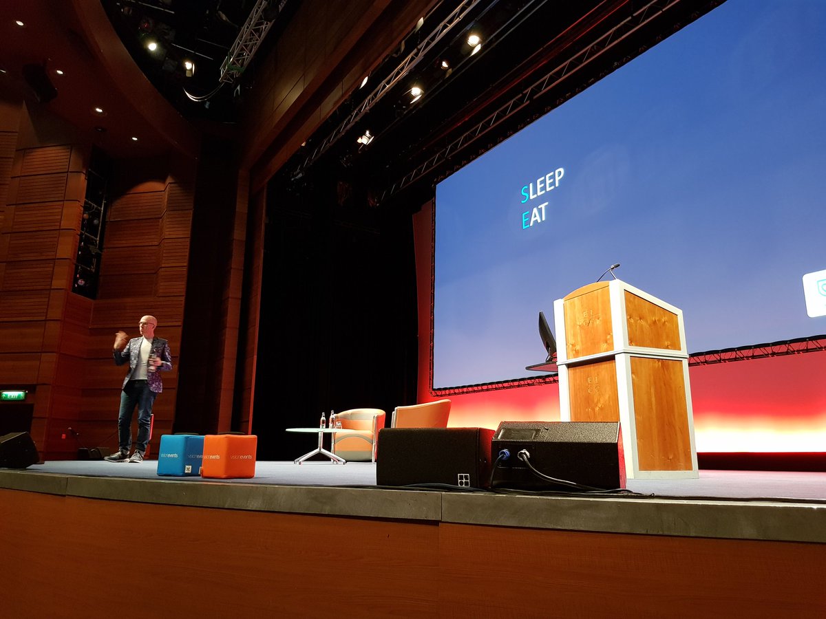 jenniferreoch's tweet photo. Delighted to back once again hosting the fantastic @HITScotland #TalentConf ... always such an inspirational day filled with incredible speakers! Even started the day with (an engineered 🙊) Standing Ovation! Thanks @jeffholmes24 for the top snaps! #hittalentconf #Hospitality https://t.co/4kxLMIyKXM