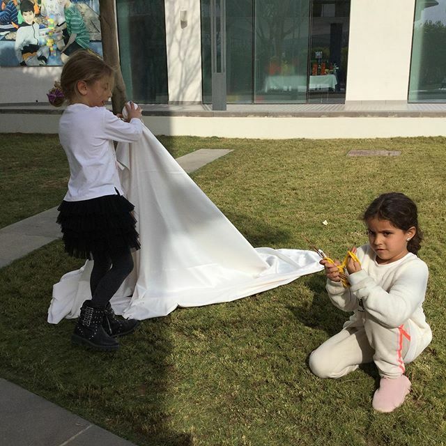 AISRESSTEM's tweet image. Community helpers build shade shelters to keep us cool in the Riyadh sun!