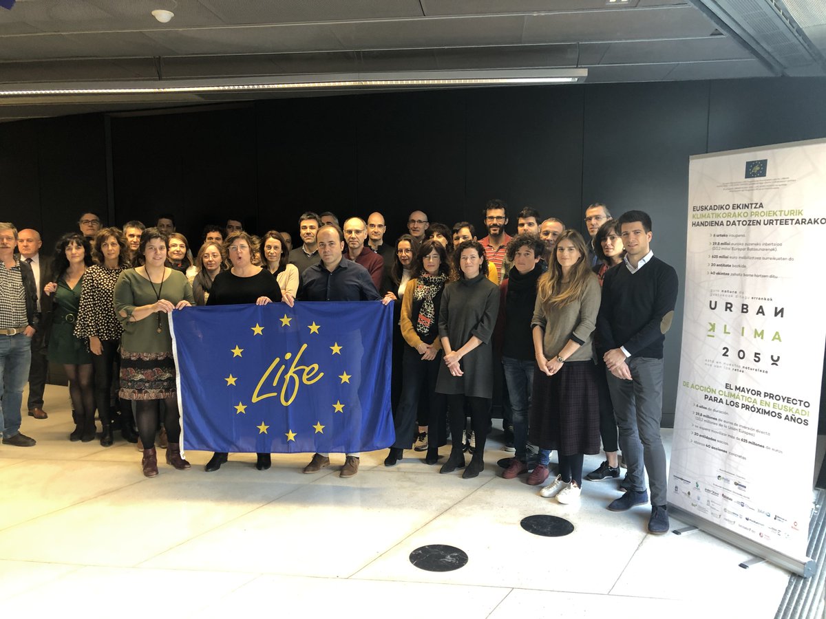 🔛🌍🌡Aitor Zuluetak ireki du gaur Life #UrbanKlima2050 proiektua abiatzeko bilera.

🤝 <a href="/Gob_eus/">Eusko Jaurlaritza - Gobierno Vasco</a>-eko Natura Ondare eta Klima Aldaketako zuzendariak proiektuan parte hartu duten erakunde guztien artean lortutako koordinazioa azpimarratu du.
