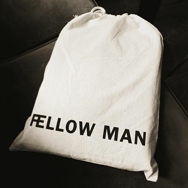 Arn_Sus's tweet photo. Shopping bag goals!
.
.
#fellowmanclothing #goshopping #onlineshopping #drawstringbag #madetolast #ethicalfashion #wantthatlabel #menswearbrand #blackandwhitephotography https://t.co/fQxVLmtXkp https://t.co/v1lpq5PpjM