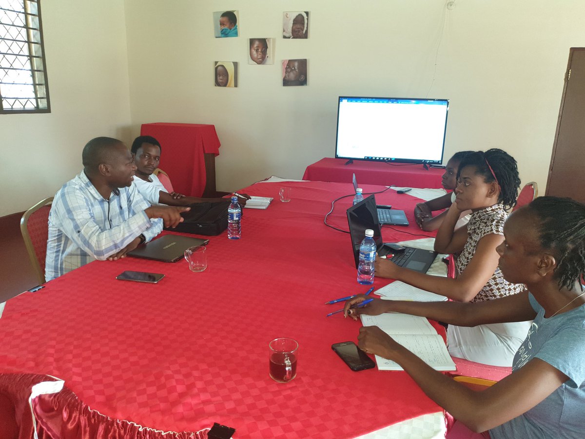 KidsCareK's tweet image. On a #mentorship meeting to level up our #mobilizingsupport skills👊 Thanks to our mentor Mr. Barua for such an educative session. @CTGAcademy #ThursdayMotivation