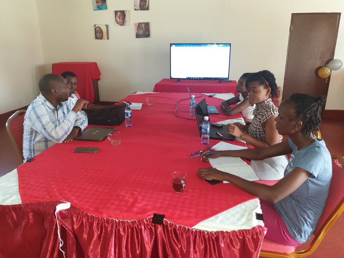 KidsCareK's tweet image. On a #mentorship meeting to level up our #mobilizingsupport skills👊 Thanks to our mentor Mr. Barua for such an educative session. @CTGAcademy #ThursdayMotivation