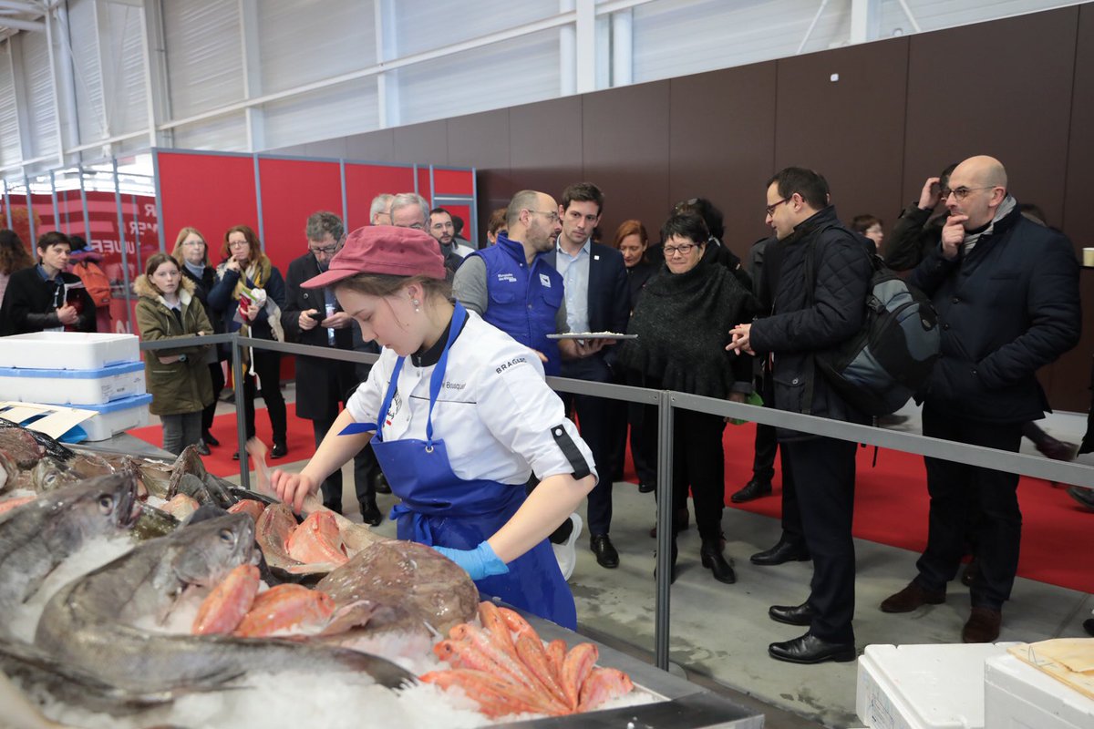 #50metiers 🤝 230 candidat•e•s : ça en fait du monde à rencontrer !

✅ Les Olympiades des métiers inaugurées par la vice-présidente à la #formation Georgette Bréard et le vice-président à l’#économie Martin Meyrier.

#emojibzh