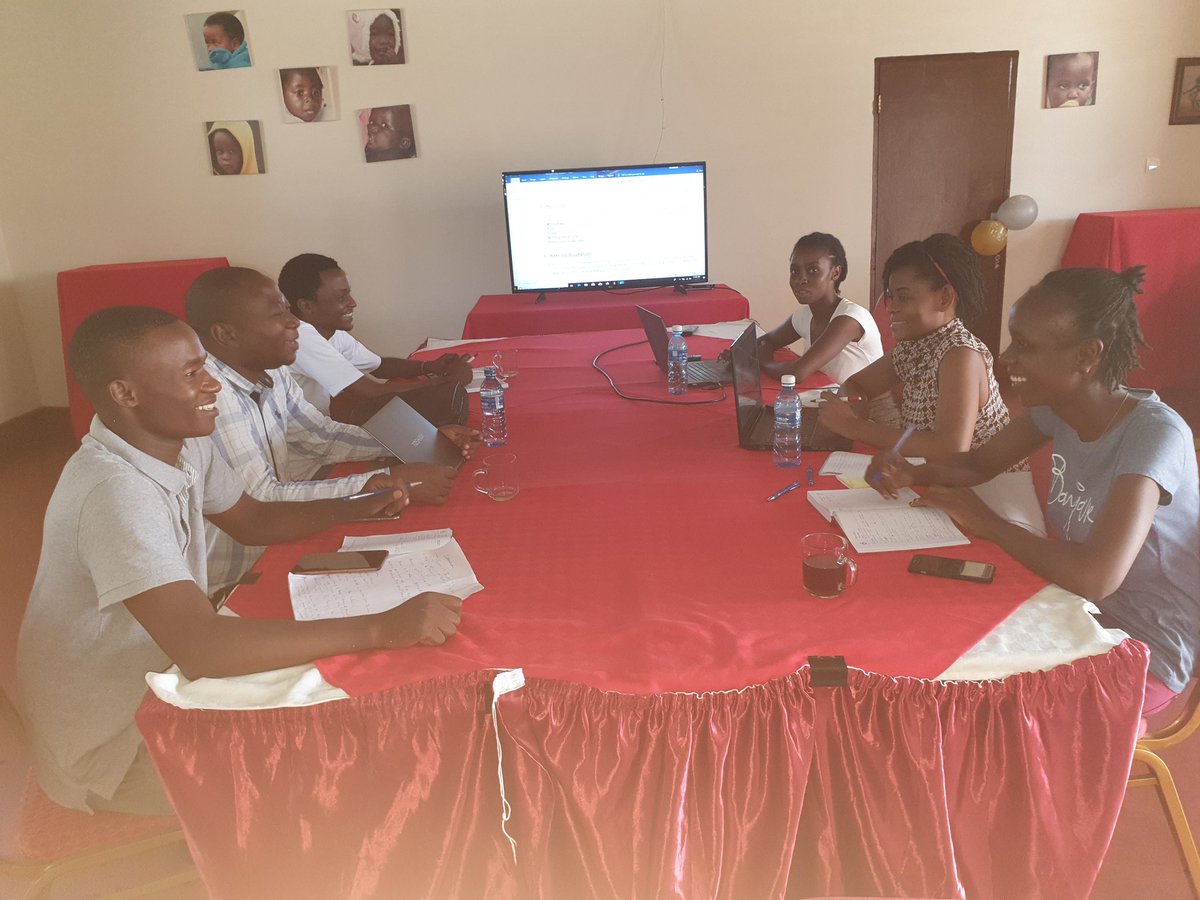 KidsCareK's tweet image. On a #mentorship meeting to level up our #mobilizingsupport skills👊 Thanks to our mentor Mr. Barua for such an educative session. @CTGAcademy #ThursdayMotivation