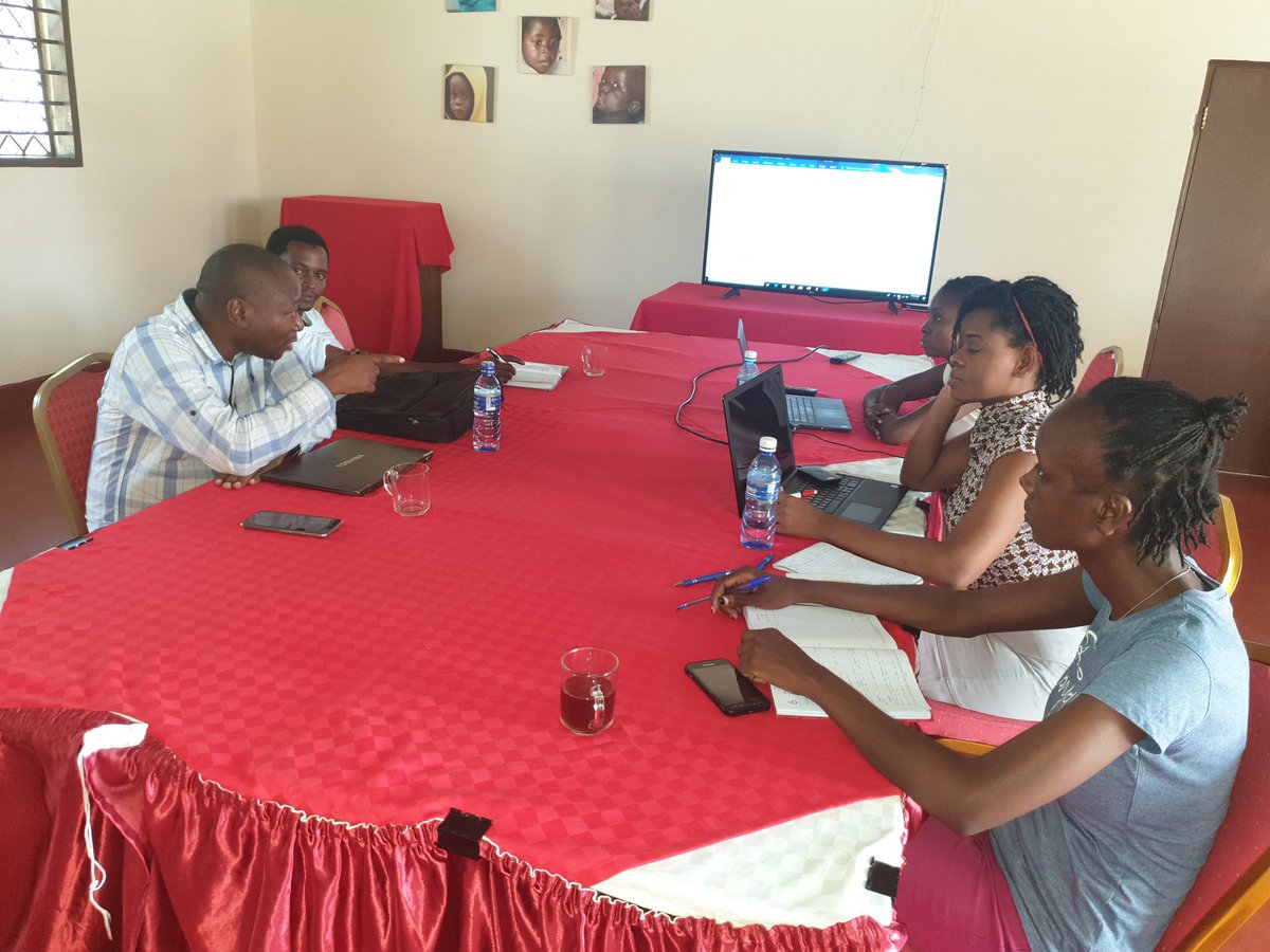 KidsCareK's tweet image. On a #mentorship meeting to level up our #mobilizingsupport skills👊 Thanks to our mentor Mr. Barua for such an educative session. @CTGAcademy #ThursdayMotivation