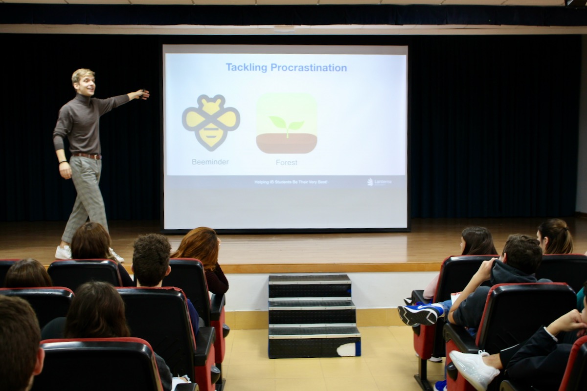 Grades 10, 11 IB and 12 IB had last week a workshop on time management ⏰, effective study techniques 📚, and how to choose the Extended Essay question 💭. It was led by a representative of <a href="/LanternaEdu/">Lanterna Education</a> an organization offering IB online courses and Pre-IB summer courses.