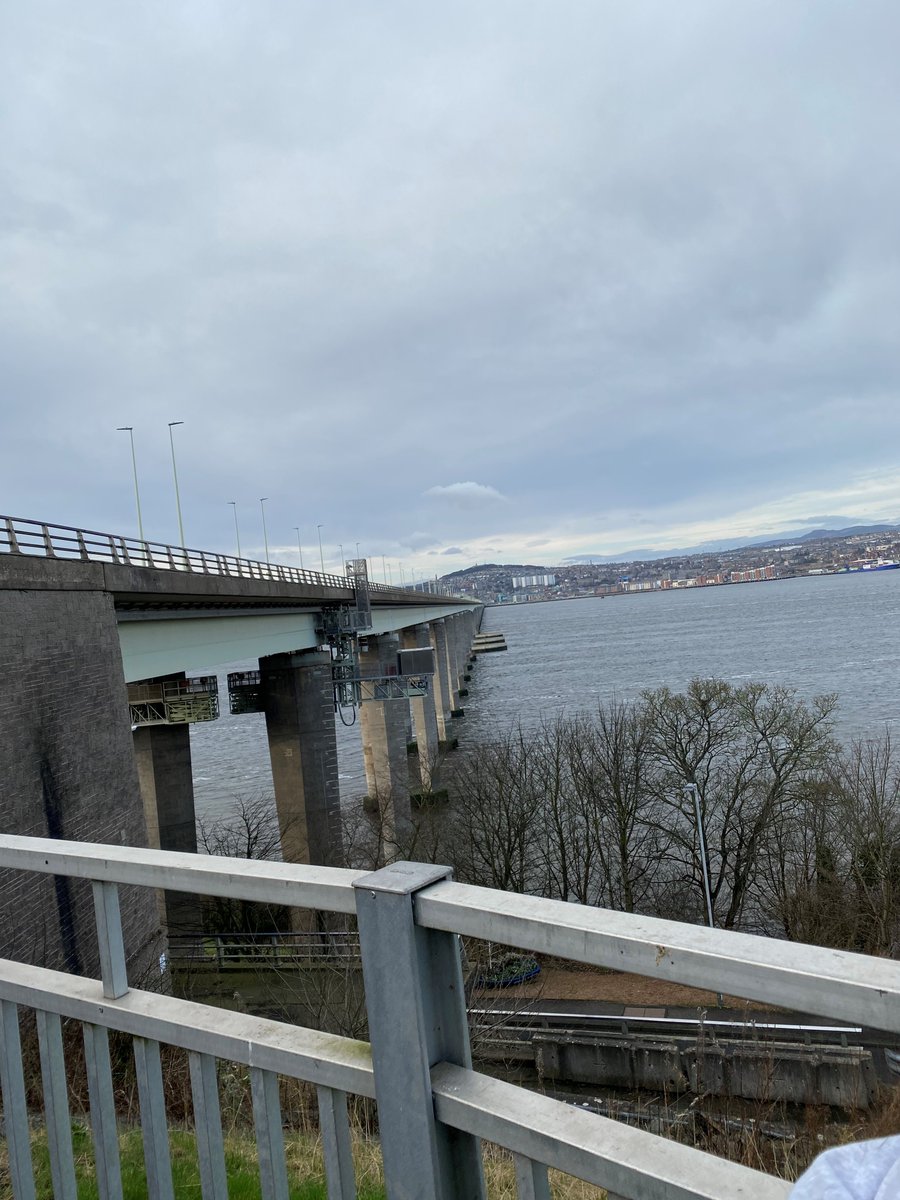 The Destinations team went on a walk yesterday across the Tay bridge 😁 Even though the winds were hurling in our faces 💨🥶 we managed to get across and enjoy a delicious hot chocolate ☕️ before walking back. Well done to all the young people who took part 🙌😁#Destinations