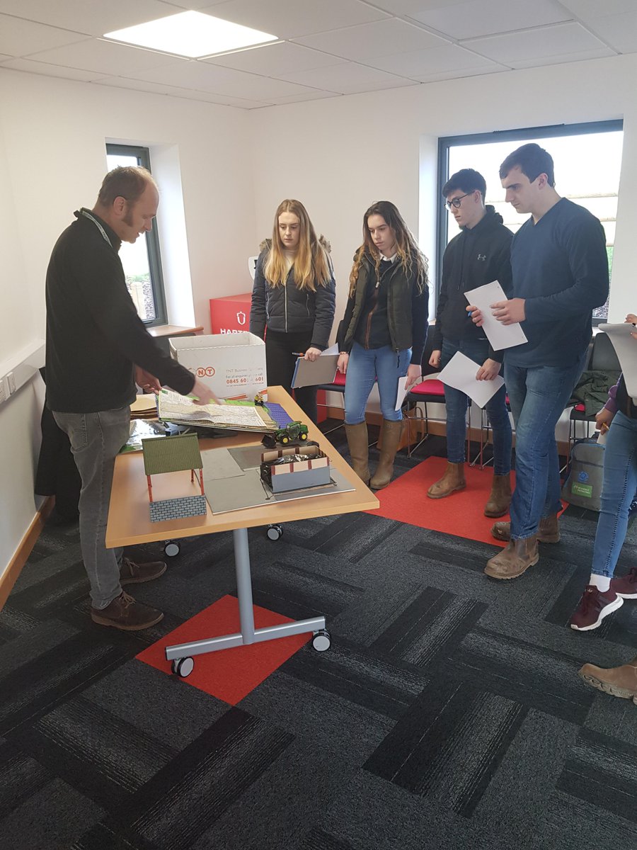NE_WestMids's tweet photo. Students @HartpuryAg College, Gloucestershire learning how to run a successful business and manage the environment, good luck with the next stage of the #GreatFarmChallenge. #Catchmentsensitivefarming @EnvAgencyMids @stwater https://t.co/sgIXgsFhcv