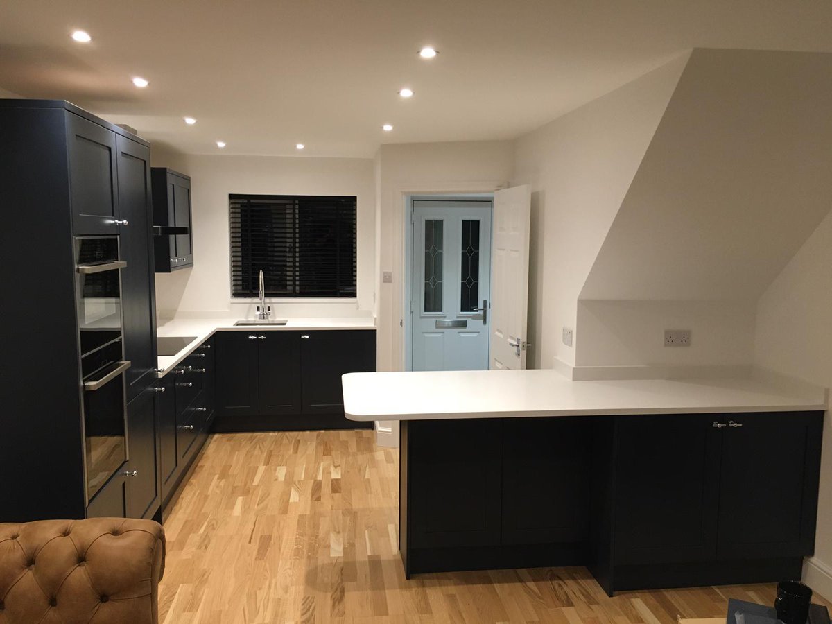 KBB_EALtd's tweet photo. We love this Harwick kitchen from our @Masterclasskitc range in gorgeous Oakford Blue. 😍 Very on trend. 👍 Topped off with fabulous white quartz worktop and Neff appliances. #Kitchendesign #kitchengoals #kitcheninspo #kitchencolour #kitchen #KitchenRemodeling @mattynipper https://t.co/S6PSSn4Dzs