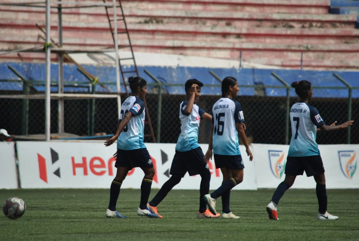 IndianFootball's tweet photo. 82' - Karthika and Sandhiya find the net in quick succession to expand the scoreline 💥
📺: https://t.co/jgaTGS7d7y
BAR 0⃣-6⃣ STH
#HeroIWL 🏆 #IndianFootball ⚽ #ShePower 👧🏻 #BARSTH ⚔ https://t.co/7RPF8o1MgL