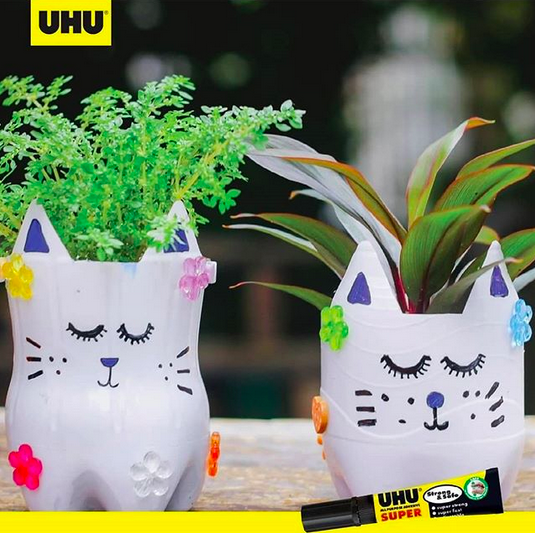 DFournitures's tweet photo. Toutes nos félicitations à Christelle.P ! Notre gagnantE d’hier de la Vitrine des Marques du mois de février avec la marque Uhu® !😊Le recyclage est de rigueur !💪🌍 #Uhu vous donne une super idée pour réutiliser et rendre super mignonnes vos bouteilles😻https://t.co/CMXMOlHYcW https://t.co/kLAs8U0h2C