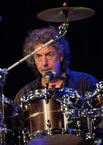 Happy Birthday to legendary British drummer Simon Phillips, born on this day in Westminster, London in 1957.    