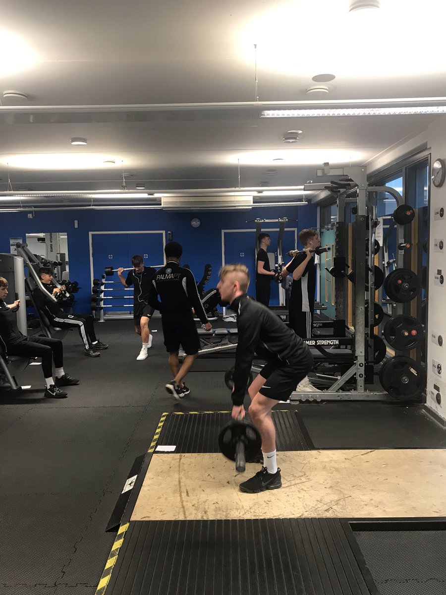 skilteksport's tweet photo. The @eschfootball @ESCHastings #Elite #U19 group working hard in the gym this morning.....#graft #glory 

Some will no doubt have their eye on tonight’s game vs @EBFCTheSports in the @IsthmianLeague U18’s! 

#ImprovingPlayers #WinnersDoMore https://t.co/AYg6fISexb
