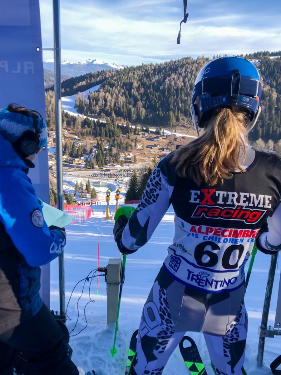 Het verschil tussen wie je bent en wie je wilt zijn is wat je doet. #alpineskiing #fitgirl