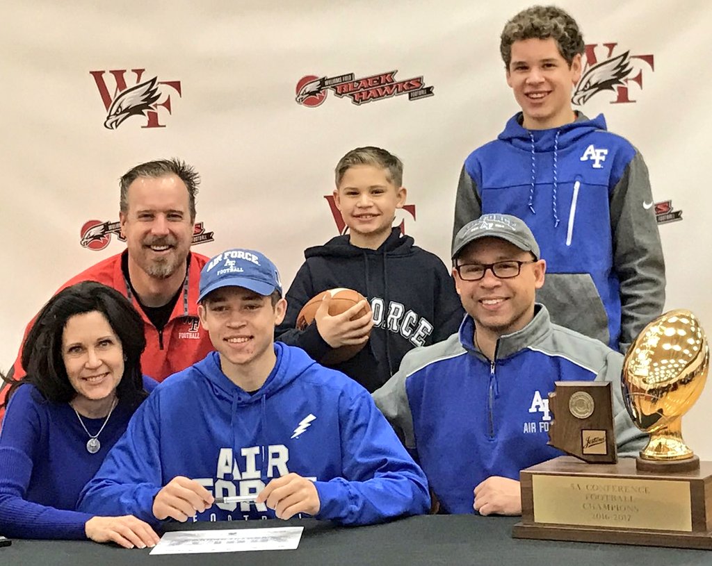 Falcon8fan's tweet photo. There was something very familiar about yesterday as USAFA adds another Bugg!
#BuggsLife2
#BuggsLife3
#BoltUprising https://t.co/VEXJ0KijWV