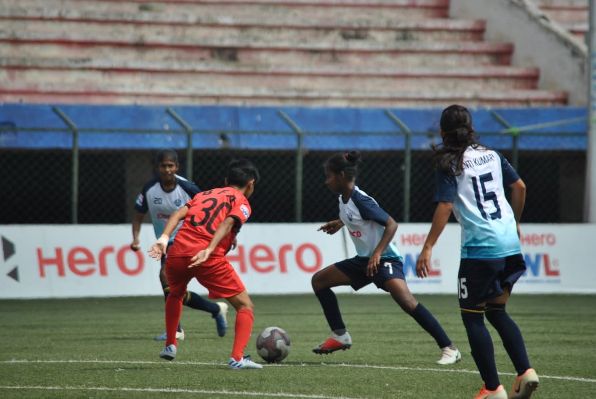 IndianFootball's tweet photo. FULL TIME! Sethu sail ⛵️ through to the semifinals with a convincing win 💪
FT Score: BAR 0⃣-6⃣ STH
#HeroIWL 🏆 #IndianFootball ⚽ #ShePower 👧🏻 #BARSTH ⚔ https://t.co/0SUlIs1Htf