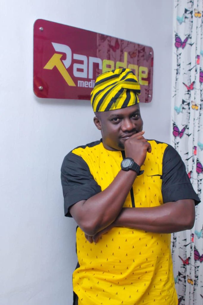 olajide_lagos's tweet photo. Ìwà rere lẹ̀ṣọ́ ènìyàn. /
Good character is man’s adornment.   
[Good character beautifies; it is adorable and attractive.]

Join us at 11am on Africa Magic Yoruba on DSTV channel 157 &amp; GOTV channel 5. 

#YorubaProverb #Aajiirebi #RareEdge #AfricaMagic https://t.co/grWNo9xkxy