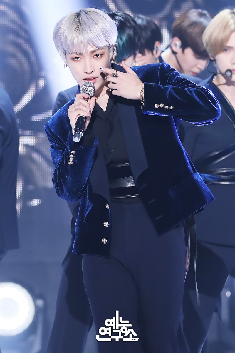 MBC_entertain's tweet photo. 이번 주 콘서트 떠올리며 나의 하루를 보내는 게❤️
좋은 ㅎㅎ 에이티니들 막방 현포 보러 와요🥰

📷☞https://t.co/y612WVDsdZ

200201 #쇼음악중심 #음중 #에이티즈 #ATEEZ #Answer @ATEEZofficial https://t.co/YGIm4cWqP5