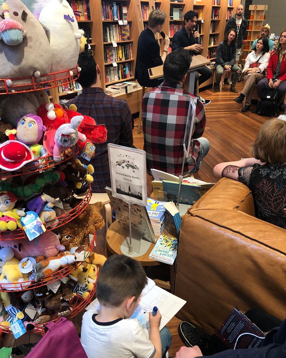 LukeArnoldFans's tweet photo. New photo of Luke Arnold and Laurence Boxhall in Readings Library of Victoria. Next to Luke is his buskers brother George and friend, Jin Tomno.
πΈ Thanks to simonelochran/IG (Simone Roberts) #LukeArnold #TheBuskersGuide #TheLastSmileinSunderCity #ReadingsBooks #Readings https://t.co/MRsu6Xa0jp