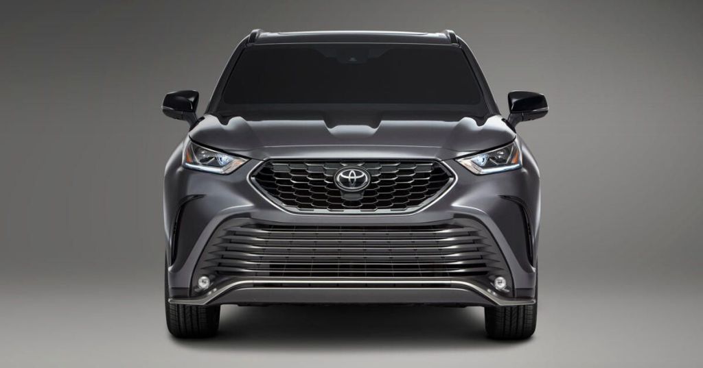 anitrons1's tweet photo. The new 2021 Toyota Highlander XSE looks like it means business https://t.co/Orh0r8SF8k https://t.co/776J9wEAxa
