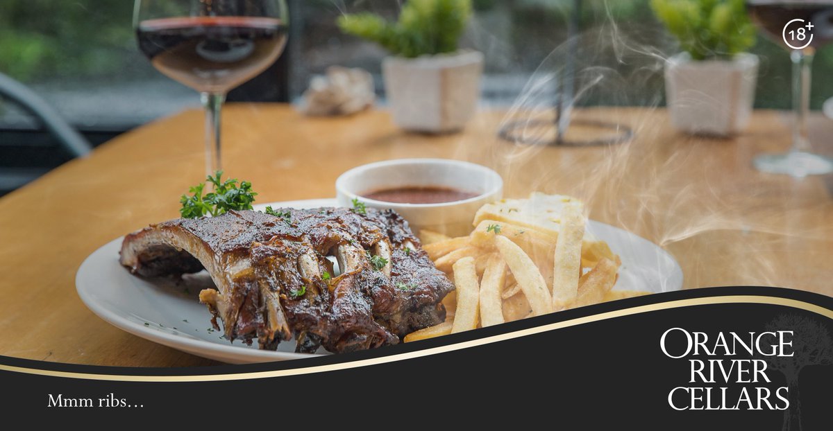OrangeRiverWine's tweet photo. Besoekers is gaande oor ons Bistro! 😋 “Die sjef is puik en veral die varkribbetjie was ’n wenner. Julle sien ons vir seker weer.” - Elma Lausberg 👉 Meer inligting: https://t.co/9Awu7Us8qr  #orcbistro #orcwines #upington #northerncape https://t.co/n76dQVjXQa
