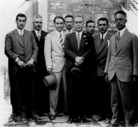 akademik tarih on twitter serbest cumhuriyet firkasi nin kurucusu ali fethi bey firkanin aydin teskilati baskani adnan menderes ve diger teskilat uyeleri ile beraber 1930 https t co crf4qjlpyf twitter