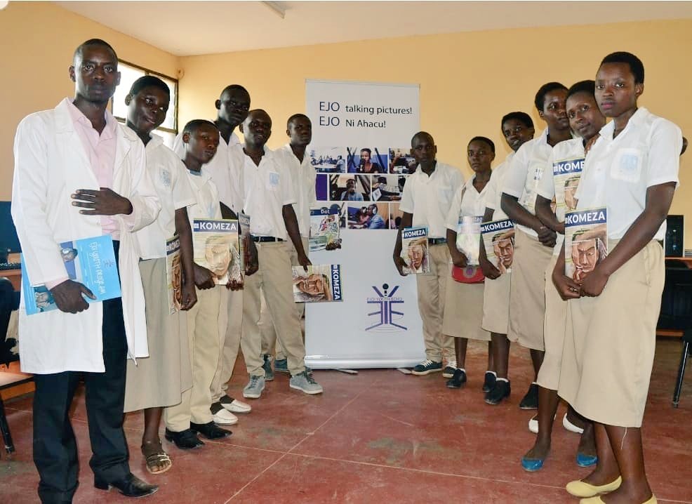 ejoyouthecho's tweet photo. #tbthursday :In 2014, we distributed our publication named "KOMEZA means GO AHEAD" in cooperation with #LDGL to educate about human right specifically right to self expression in the Great Lakes Region. Youth in secondary schools and centers learned a lot from it's 32 pages. https://t.co/cCpWZWg4B4