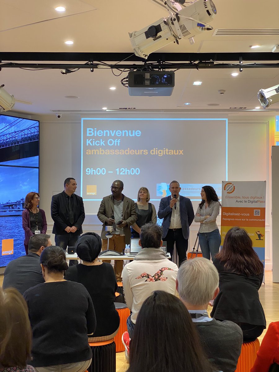 MarinaJmt's tweet photo. Kick Off ambassadeurs digitaux sur Opéra c’est parti ! 🍊💫📲#ambasseursdigitaux #orange @amb_digit @djneft @traissac1 @AnneMarolleau @Laurie__Md @Michel_innov https://t.co/X2tgjpAcH9