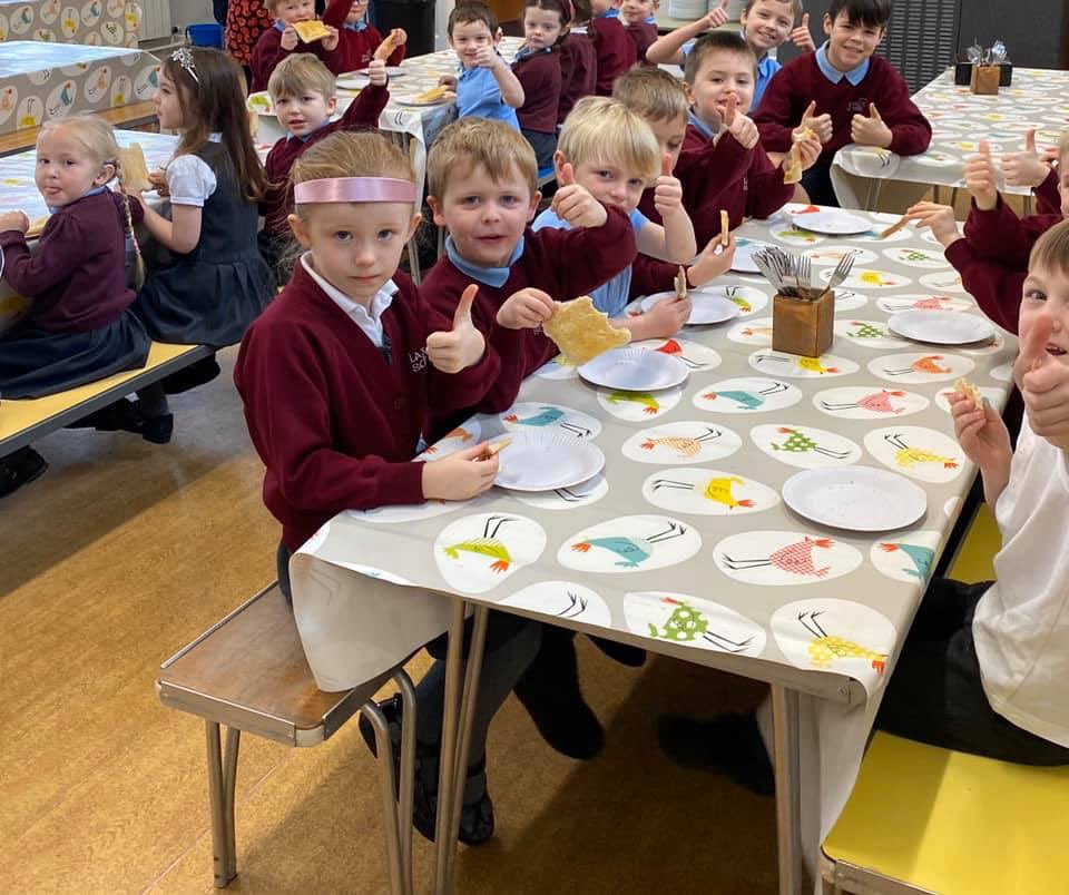 The inaugural toast club was a huge success!

Lots of children enjoyed a nice warm piece of toast on a cold morning yesterday! 

Don’t forget today’s toast club is for Years 1, 2, 3 and 5! Don’t forget your 20p.

🍞 🧈