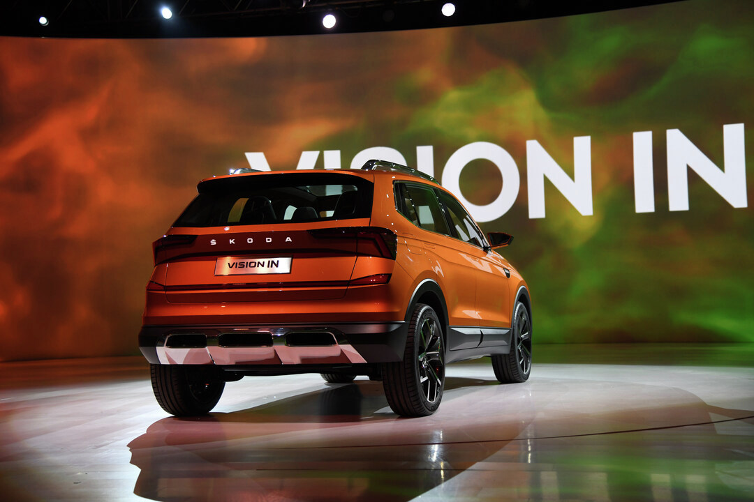 skodaautonews's tweet photo. By showcasing its #VisionIN, #SKODA is celebrating 2 premieres at the Delhi @AEMotorShow:
The concept study is the first vehicle developed as part of the #INDIA20 project & it is also the first model to be based on the new MQB A0 IN. https://t.co/pDPevExoAi