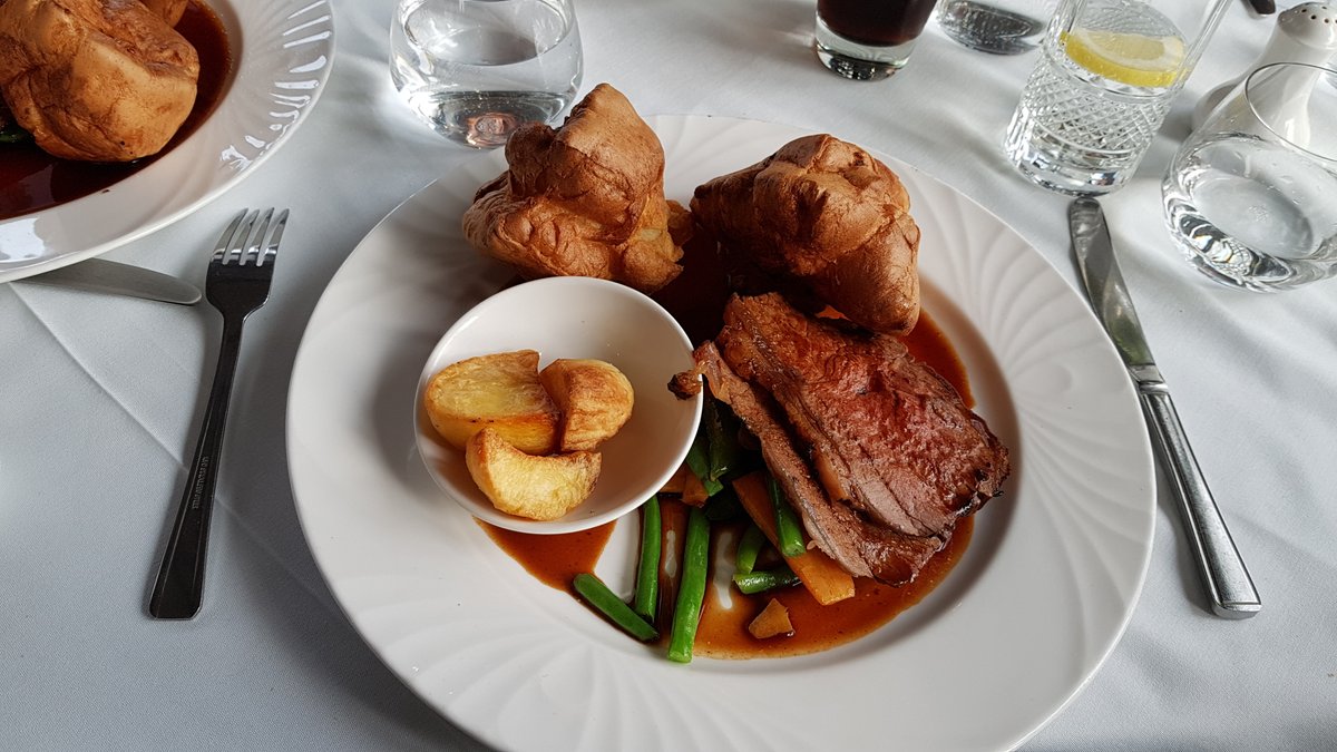 Sunday Lunch at <a href="/NuttersOfficial/">Nutters Restaurant</a>. 

An average roast dinner, appalling service and disinterested staff made for a thoroughly disappointing experience. 

Read my latest review here: 
mgfoodforthought.blogspot.com/2020/02/sunday…

#FoodForThought #MGFoodie