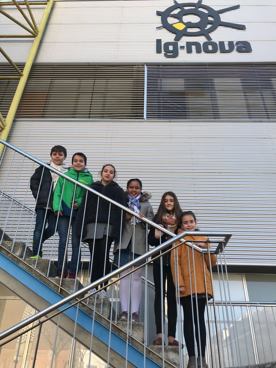 epiaigualada's tweet image. Visita a Ig-Nova dels emprenedors de 5è de Primària!!

Els representants dels petits #emprenedors visiten l’Ig-Nova per obrir les seves #cooperatives, la #CPPia i #CreativePia.
Ara toca començar a produir per vendre els productes a la fira del dissabte 6 de juny!